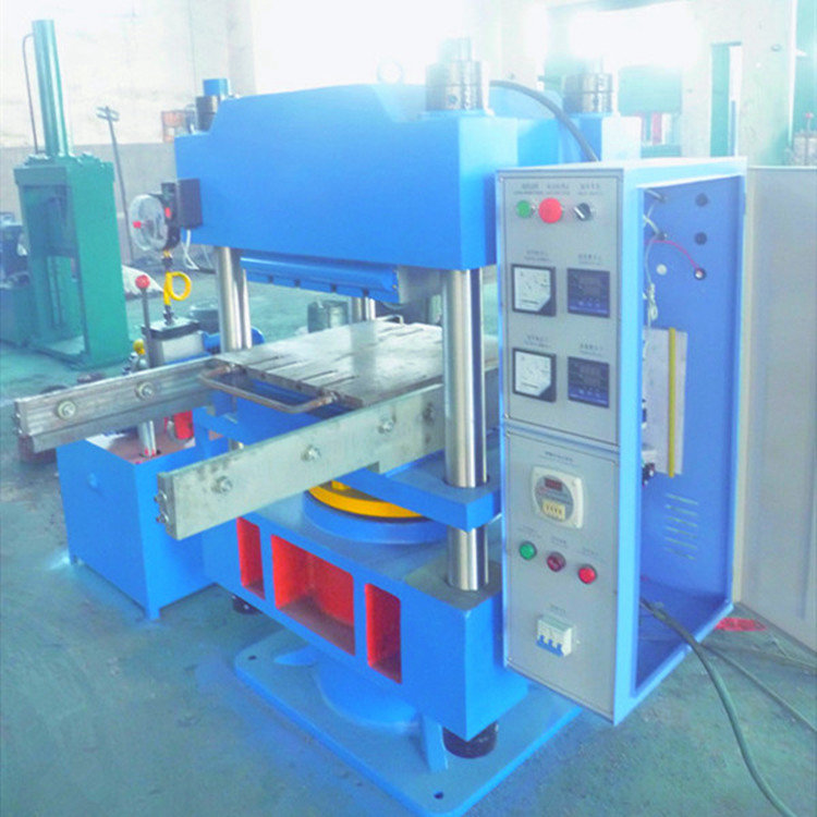 120噸平板硫化機-四柱式手動推拉款熱壓成型機